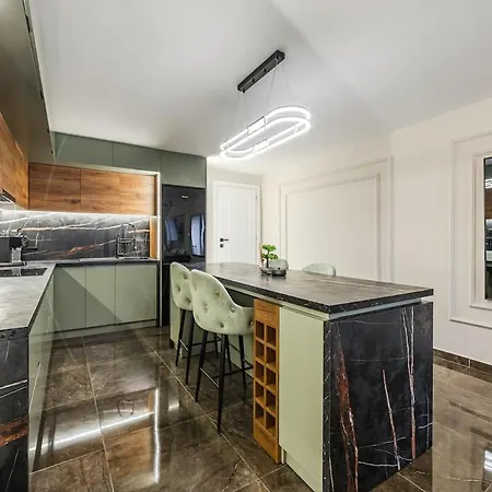 Miracle No 8 Duplex By Pikhost Apartmán