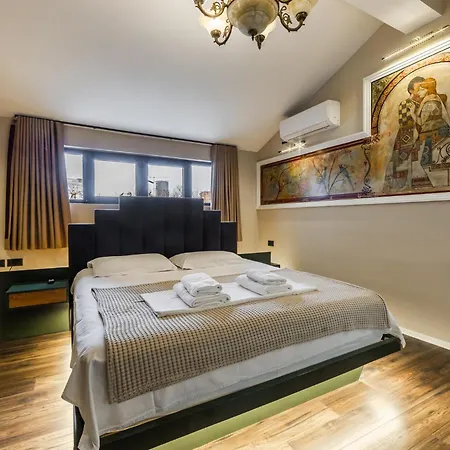 Miracle No 8 Duplex By Pikhost טיראנה