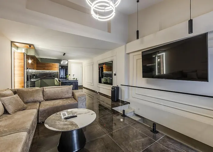 Miracle No 8 Duplex By Pikhost アパート