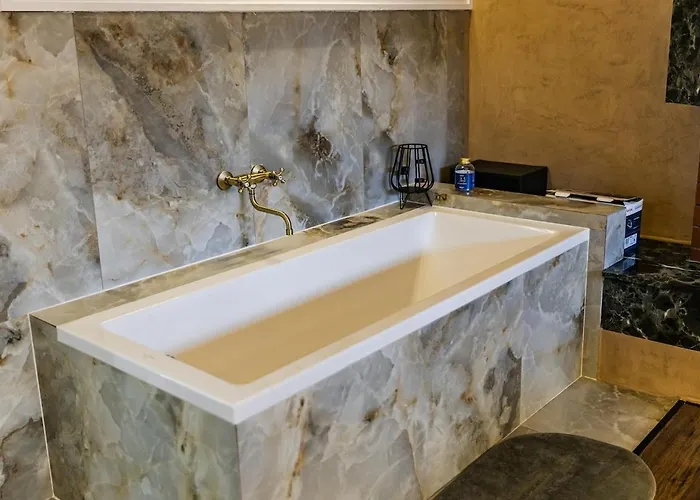 Miracle No 8 Duplex By Pikhost ティラナ