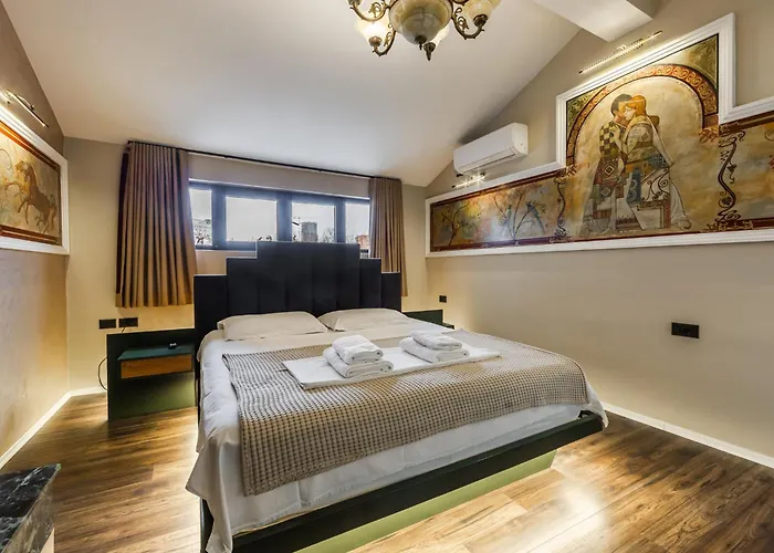 Miracle No 8 Duplex By Pikhost טיראנה